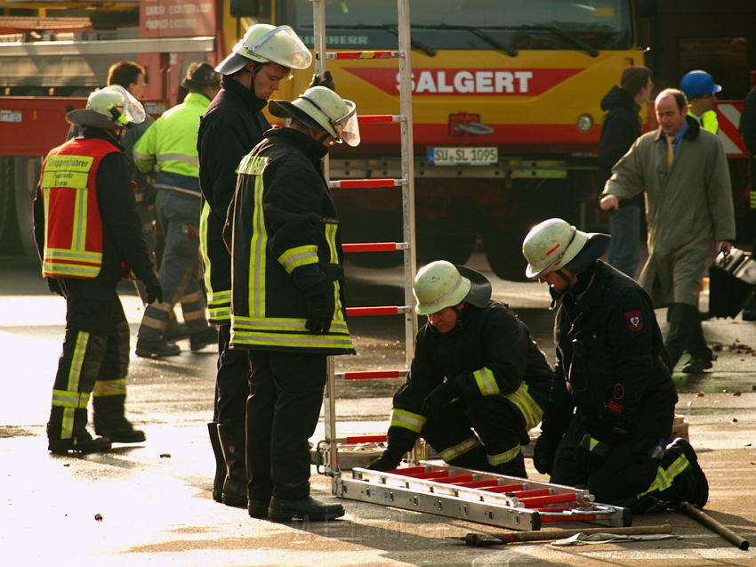 Feuer Schule Neuhonrath bei Lohmar P235.JPG